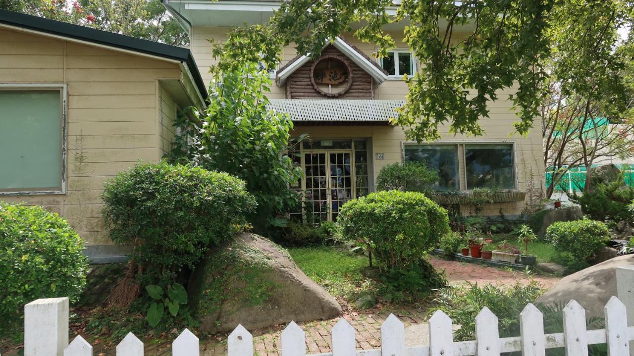 Chpn House Panzió Csisang Kültér fotó